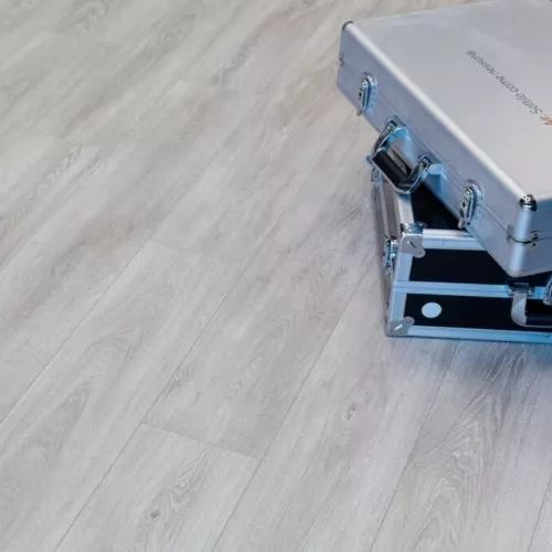 4100 Дуб Малави