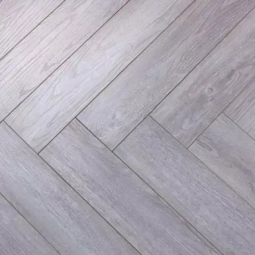 105 Дуб Певенси