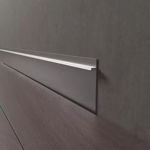  Скрытый плинтус Анодированный 80мм