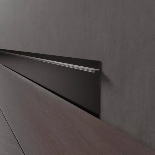  Скрытый плинтус Черный муар/RAL 9005 80мм
