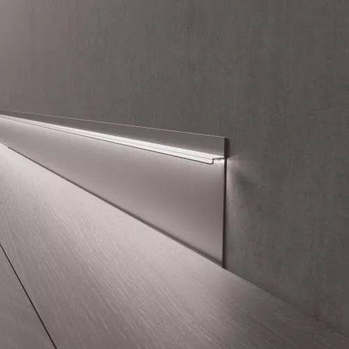  Скрытый плинтус под подсветку Анодированный 80мм