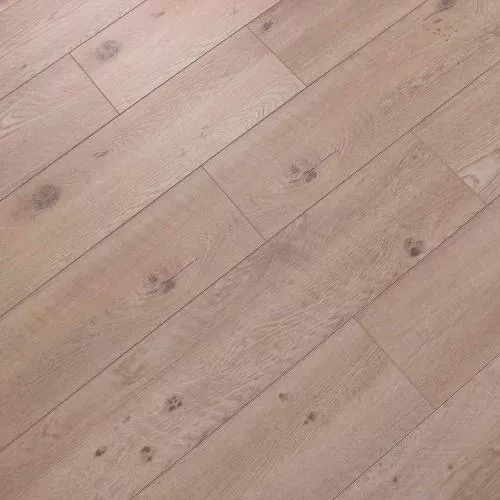 V105 Дуб Новара