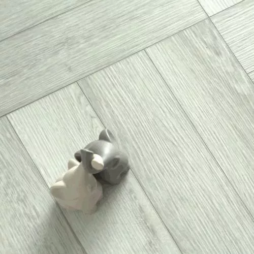 2302 Дуб Дымчатый